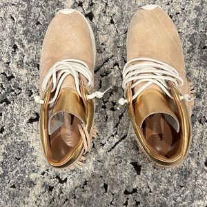 Esse ut Esse Sneakers